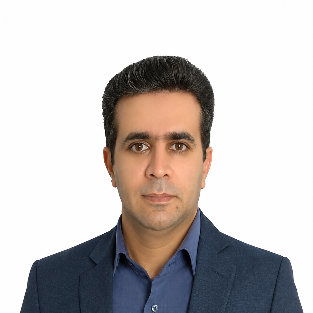 دکتر جمشید پیرگزی، مدیر عامل شرکت